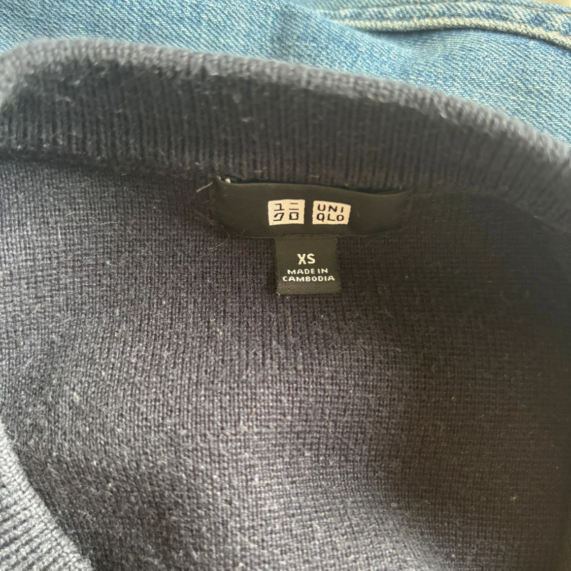 Mörkblå randig tröja från Uniqlo - 2