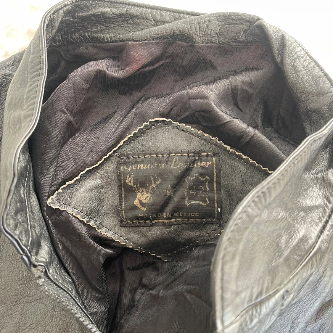 Svart skinnjacka i äkta läder - 2