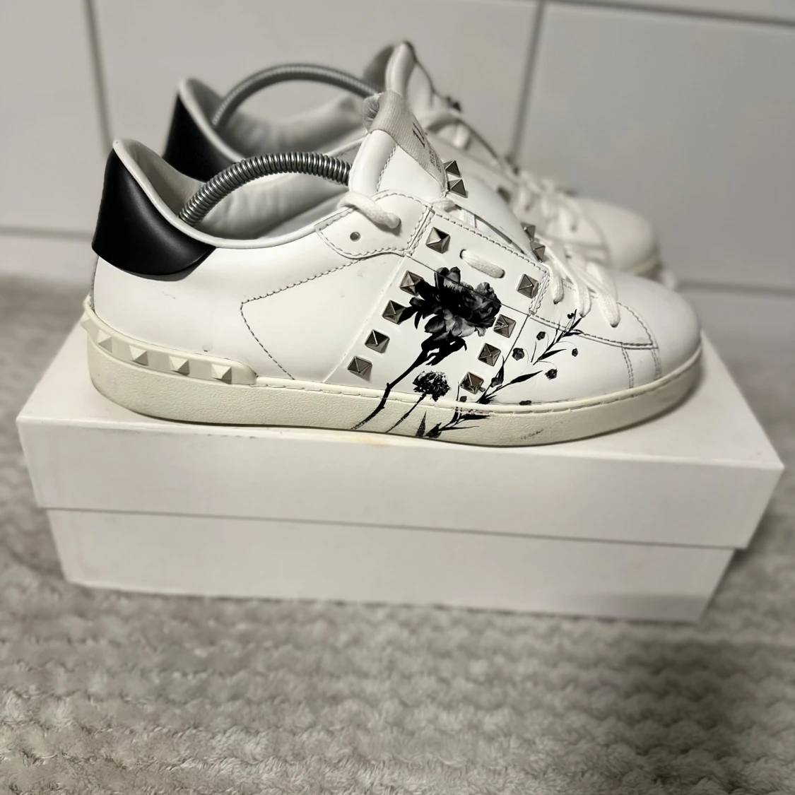 Valentino flower moddel.  (Limited edition 2020)