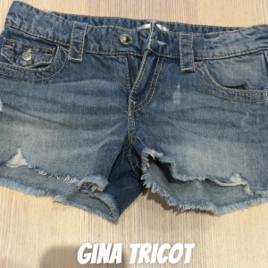 Shorts  - Jeans short från Gina Tricot 