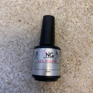 Vitt gellack - Gellack från nagelgiganten, använt ca 3 gånger💕