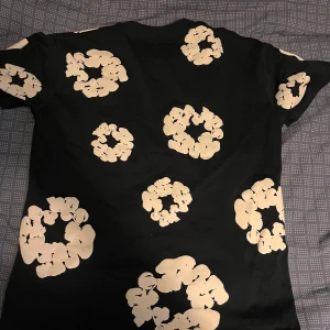 Blå denim tears t shirt - Använd bara några gånger 