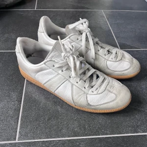 Adidas BW army gats  - Säljer ett par riktigt feta Adidas BW army trainers i storlek 44 2/3. I använt skick men har mycket mer att ge! 