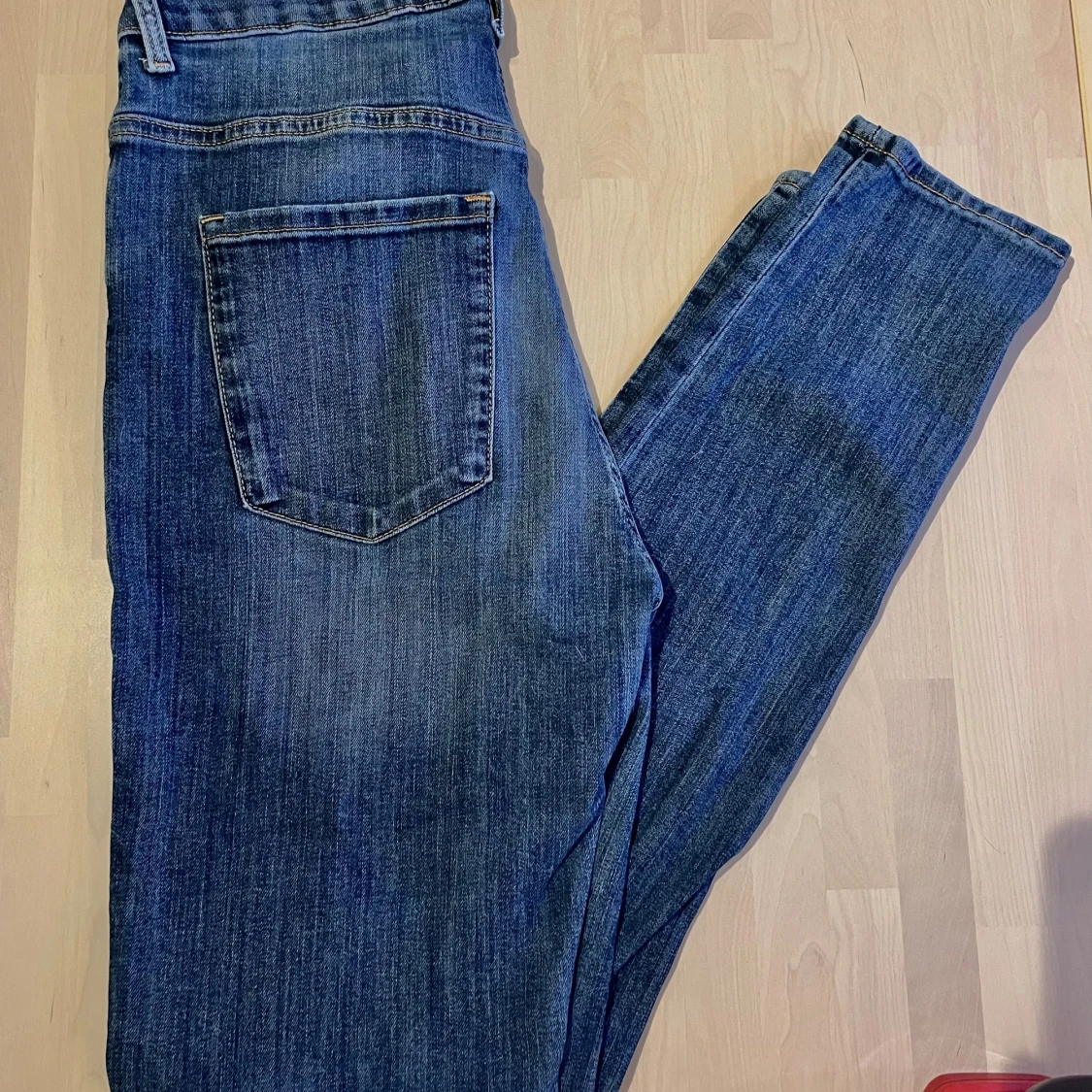 Blå Vera jeans från Lindex