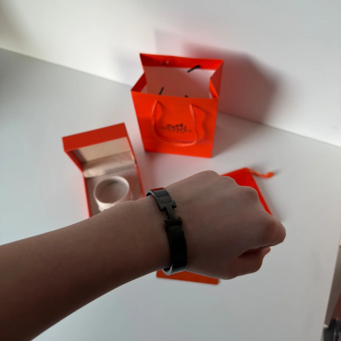 Svart armband från H Paris - 1