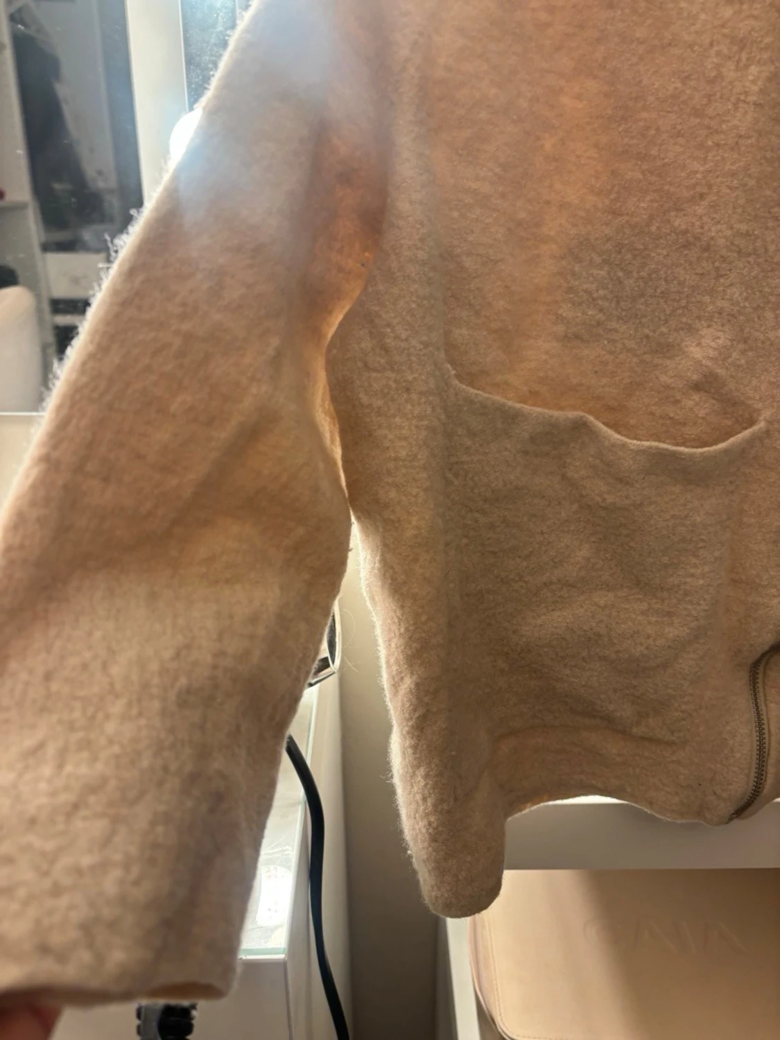 Beige ziptröja från COS - 2