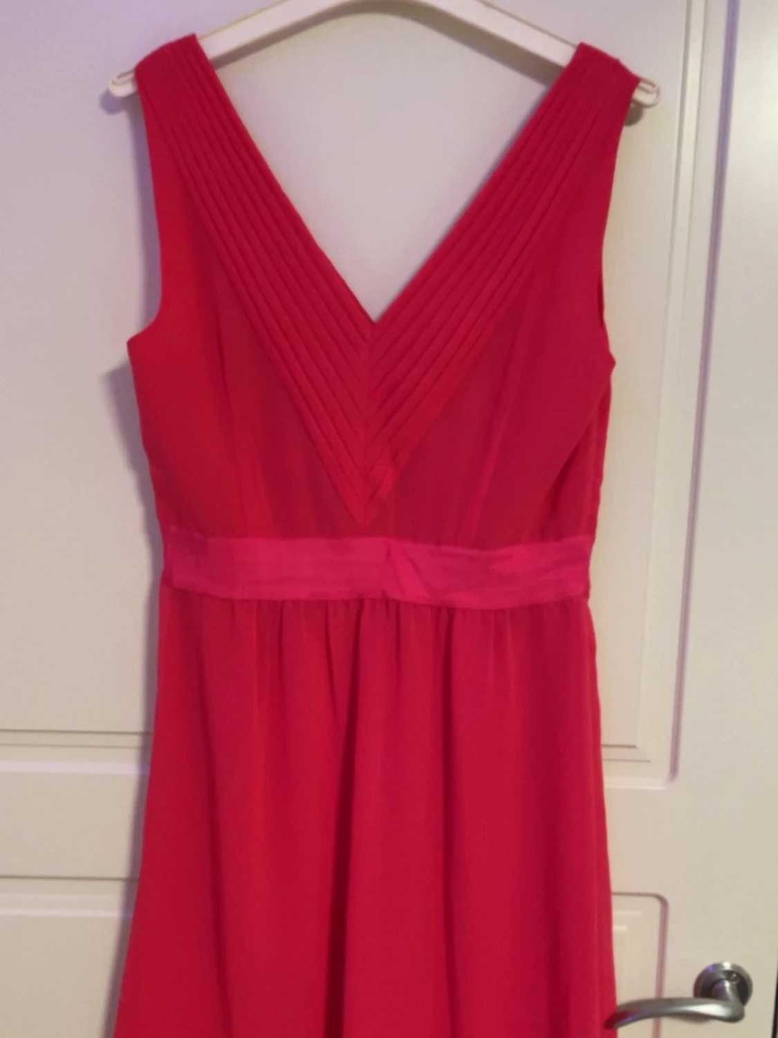 Röd långklänning med v-ringning