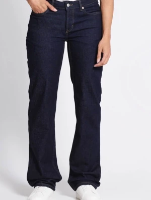 Jeans straight lager 157 - Säljer de för är små, har inte använt de. Bara testat en gång. 