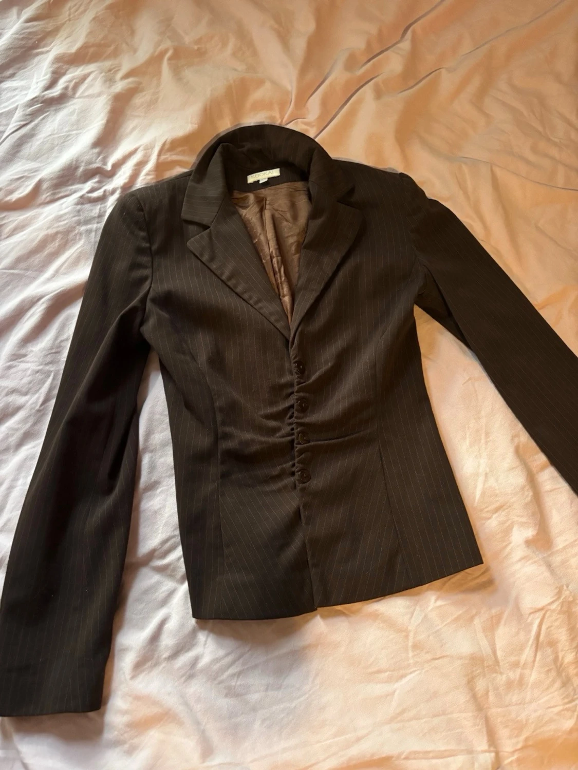 Brun randig kavaj med knappar - 1