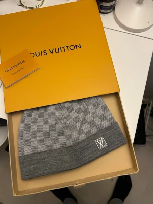 L v - Finns täcken på användning men bra skick.