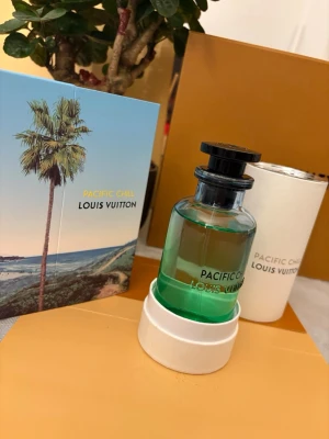 Louis Vuitton pacific chill  - Hej säljer en 100 ml pacific chill av Louis Vuitton. 