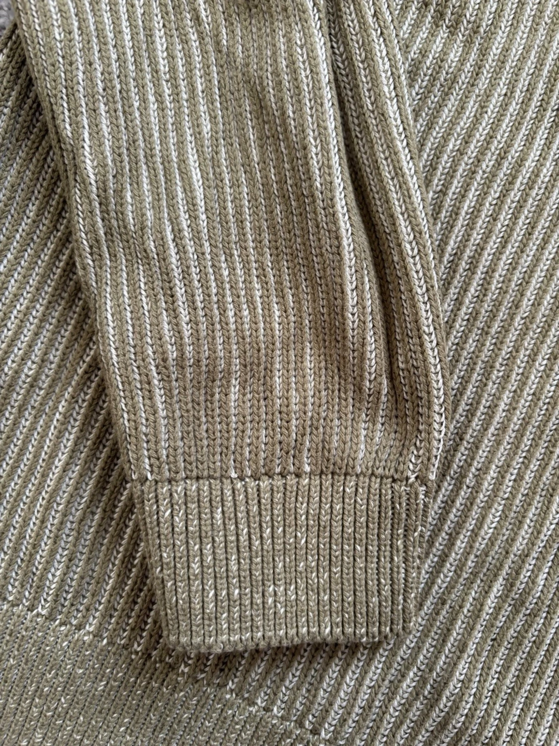 Olivgrön stickad tröja These Glory Days - 2