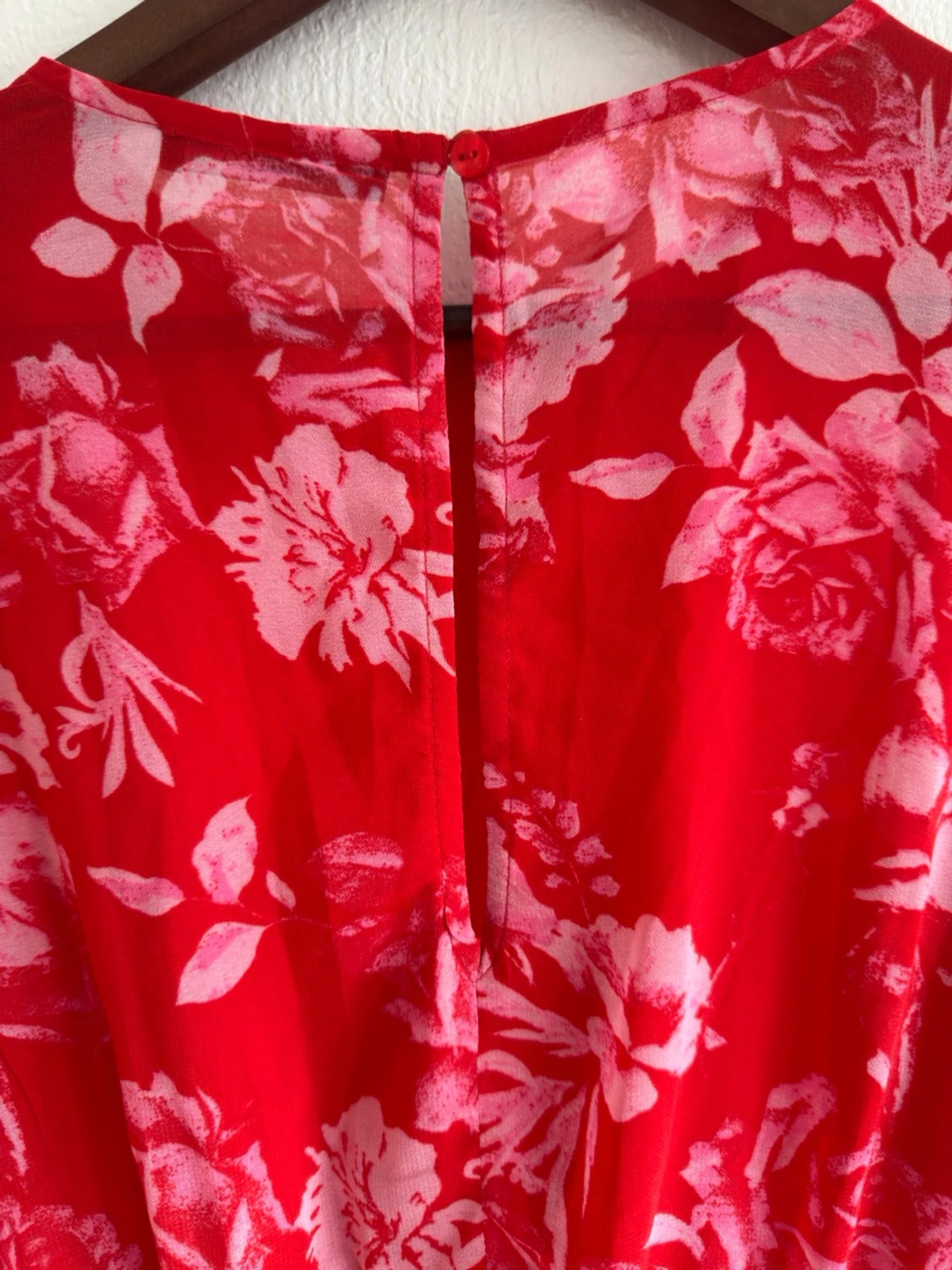 Röd blommig volangklänning - 5