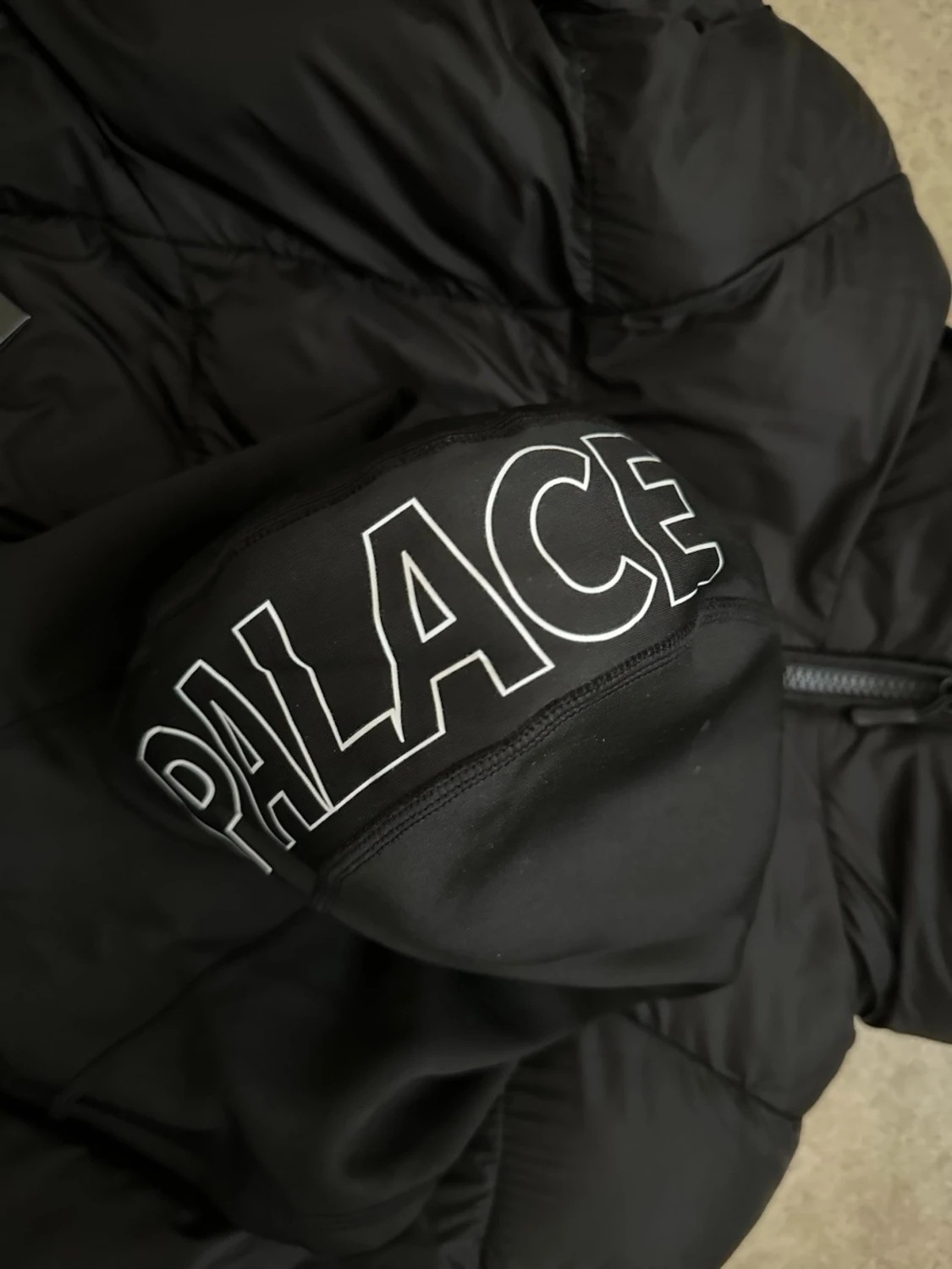 Svart dunjacka från Palace - 4