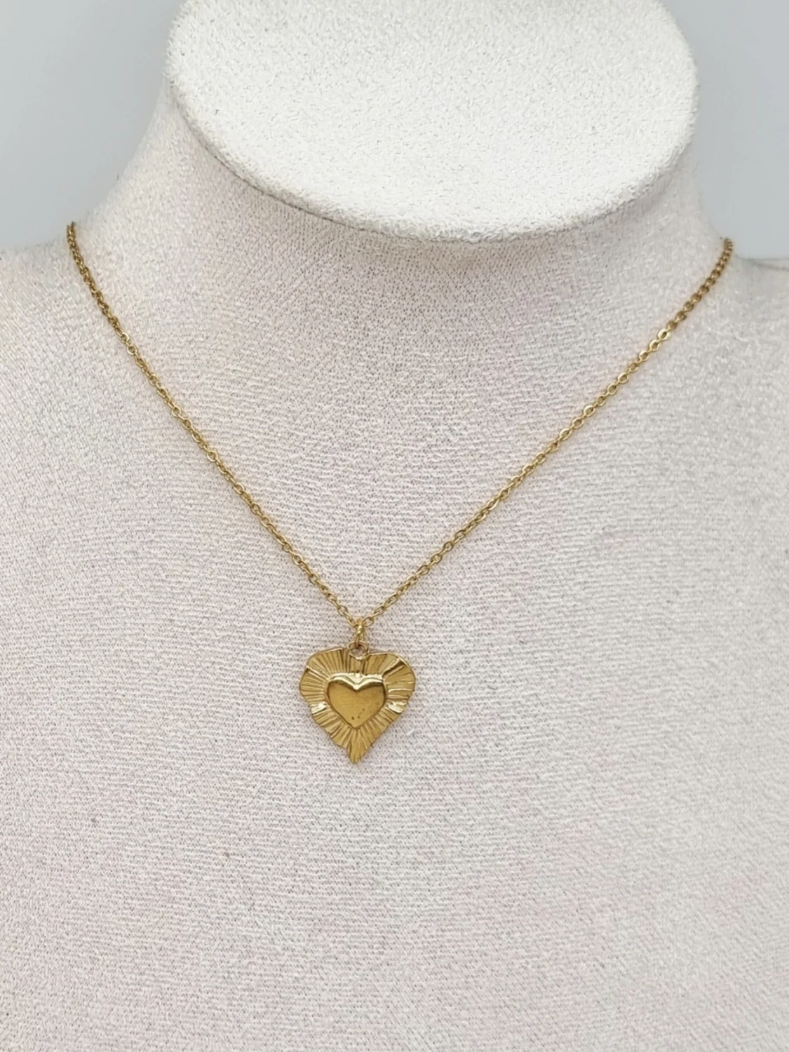 Elegant halsband med ett hjärta - 3