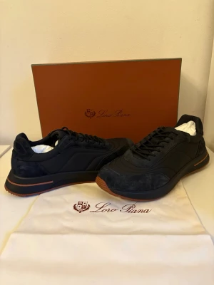 Loro Piana - Loro Piana week end walk                                               Never Worn.                                                                       Size: 42