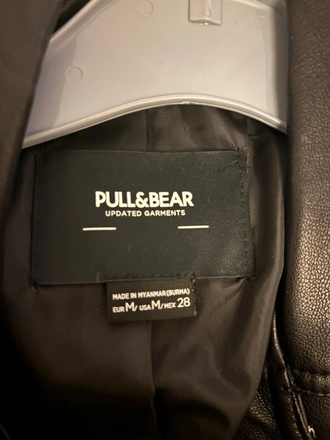 Svart skinnjacka från Pull&Bear - 1