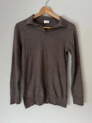 Brun merinoull polotröja John Henric  - Brun polotröja från John Henric | 100% merinoull | Mycket bra skick | Den har krympt passar XS 