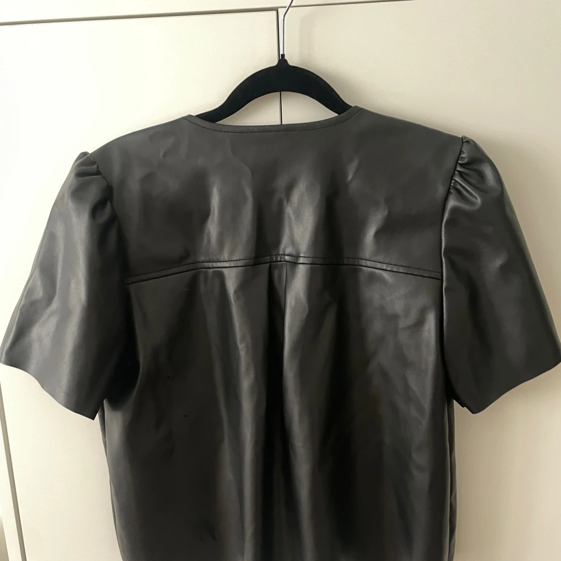 Svart skinntopp Gina Tricot - 2