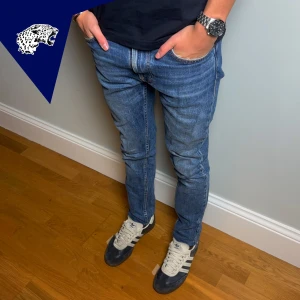 NUDIE JEANS LEAN DEAN  - Fet Nudie jeans Lean Dean | Skick: 8.5/10 | Strl: W28 L32 | Modellen är 180cm | Hör av dig vid intresse eller om du undrar någonting! 