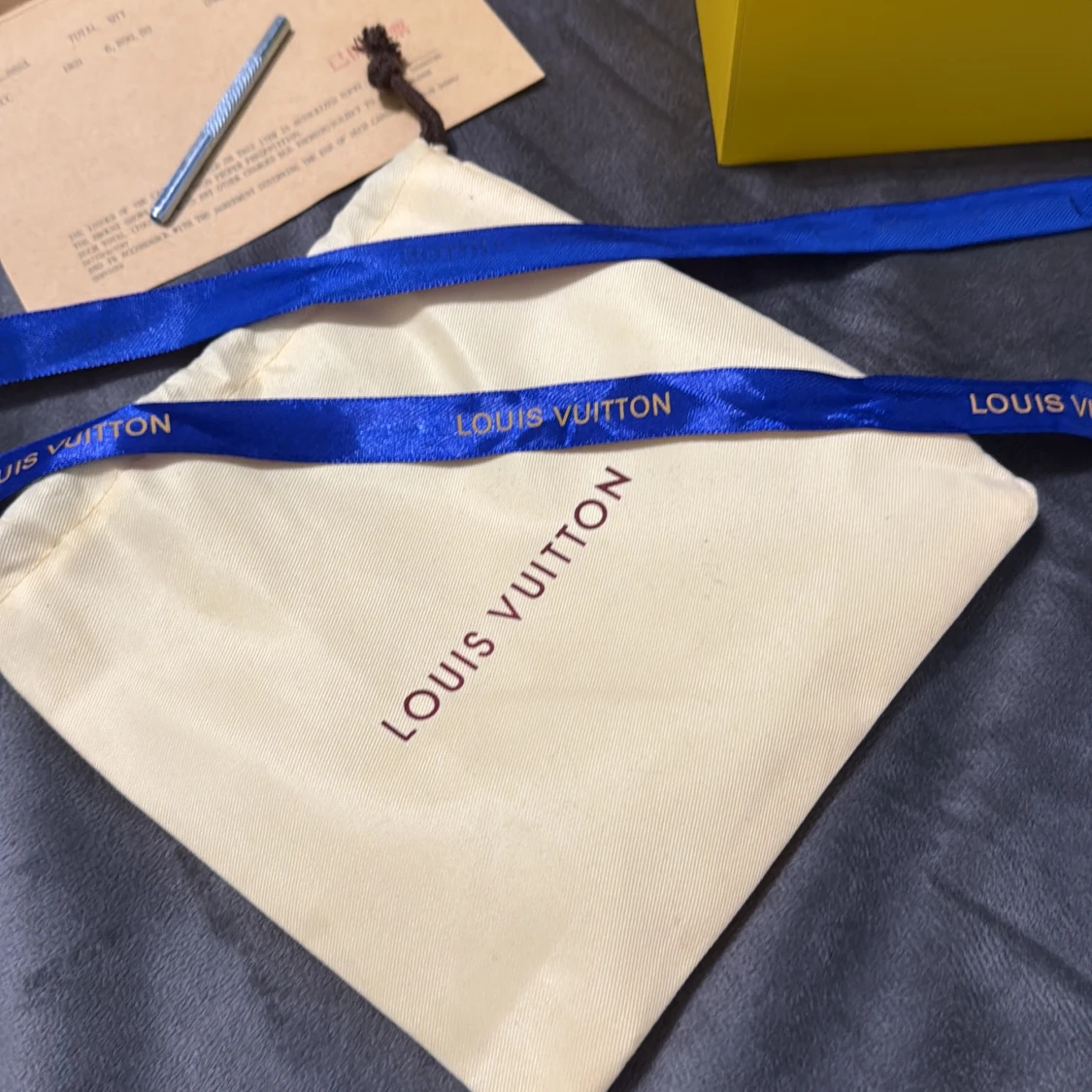 L och V rutig skinnbälte svart - 3