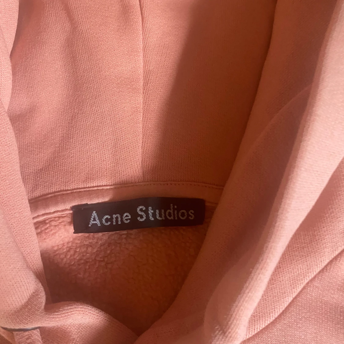 Rosa hoodie från Acne Studios - 2