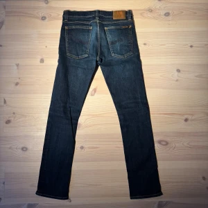 Nudie jeans - Nudie jeans (Tube Kelly) | Storlek: W30 L32 | Skick: 8,5/10 | Hör gärna av er vid frågor och funderingar! Pris går att diskutera vid smidig affär🤗