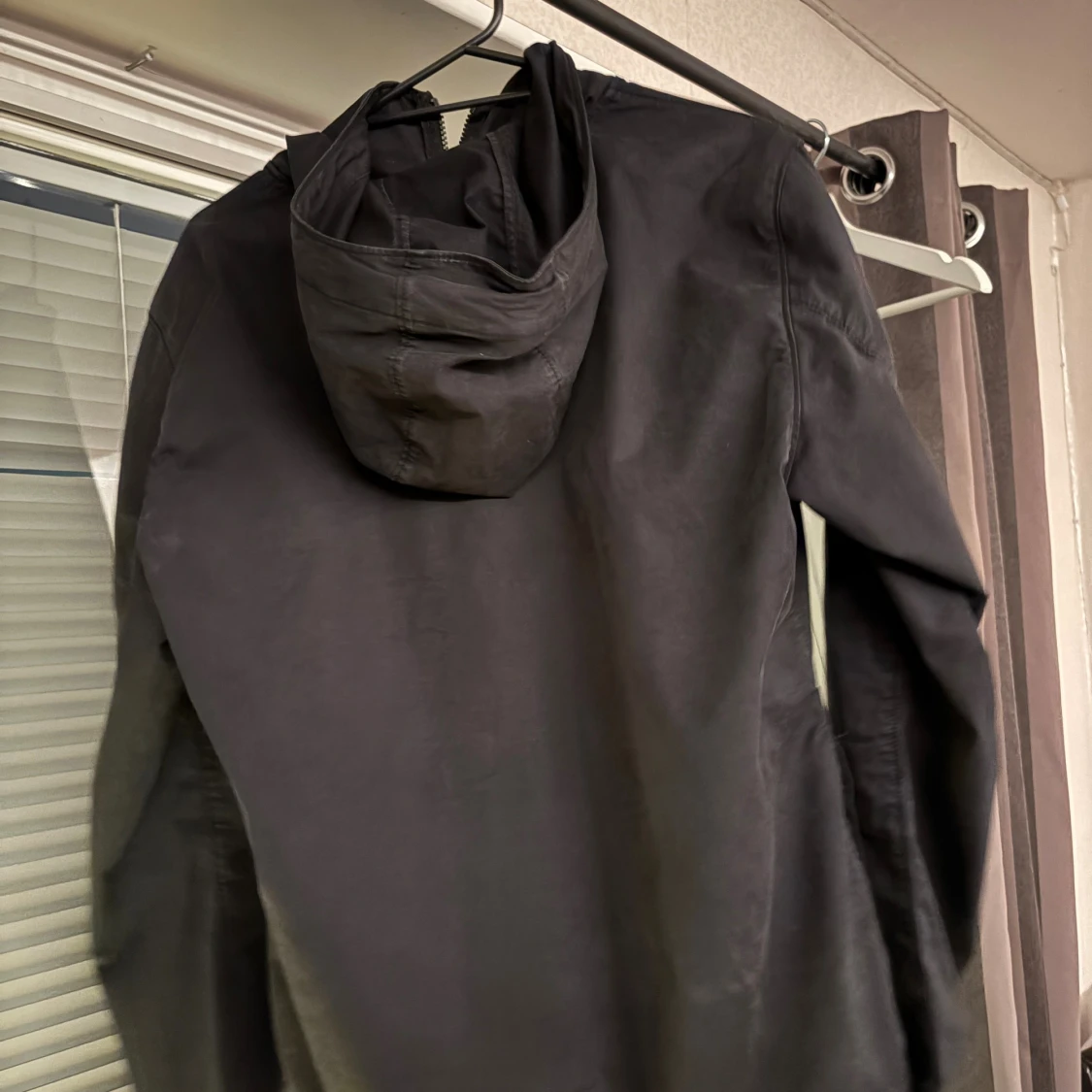 Svart vindjacka från Stone Island - 1