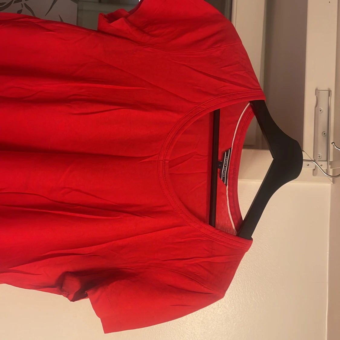 Röd tröja från Tommy Hilfiger  - 1