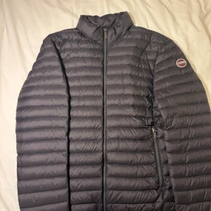 Colmar jacka - Hej säljer denna colmar jacka i bra skick och i nyaste modell i Strlk medium kom priv för frågor osv