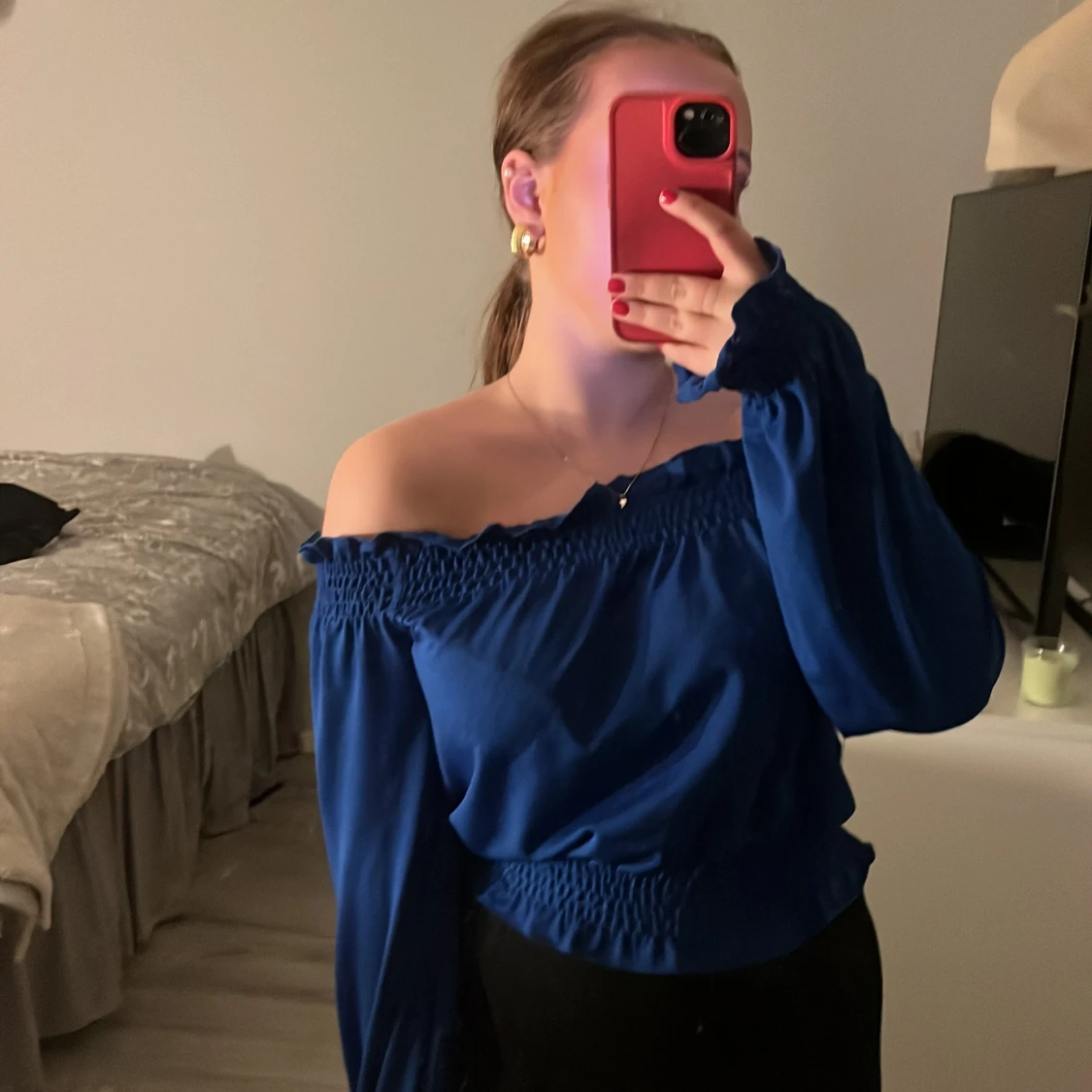 Blå offshoulder blus  - 1