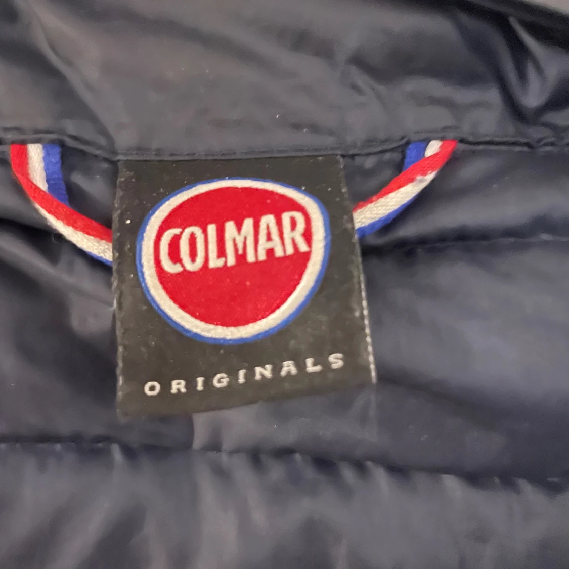 Mörkblå pufferjacka från Colmar - 3