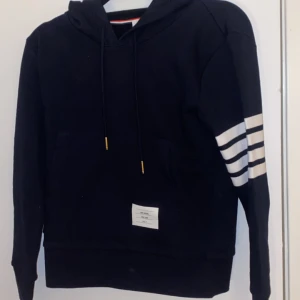 Thom browne hoodie  -  Thom browne hoodie, passar XS