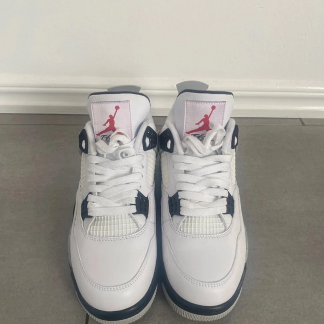 Nike Air Jordan 4 White Cement - 1