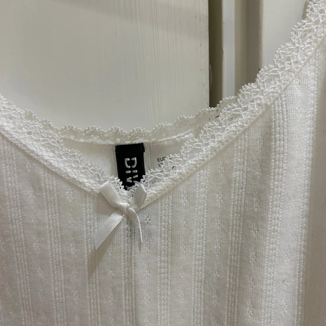 Vit spetskantad linnetopp  från H&M - 1