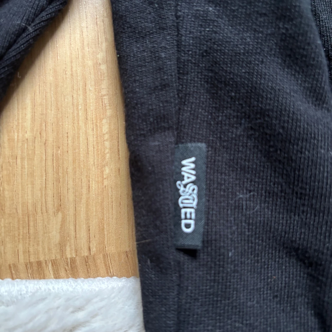 Svart hoodie från Wasted Paris  - 3