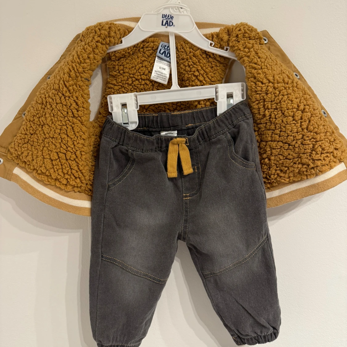 Winter vest and jeans outfit set for baby 6-9 months - 2