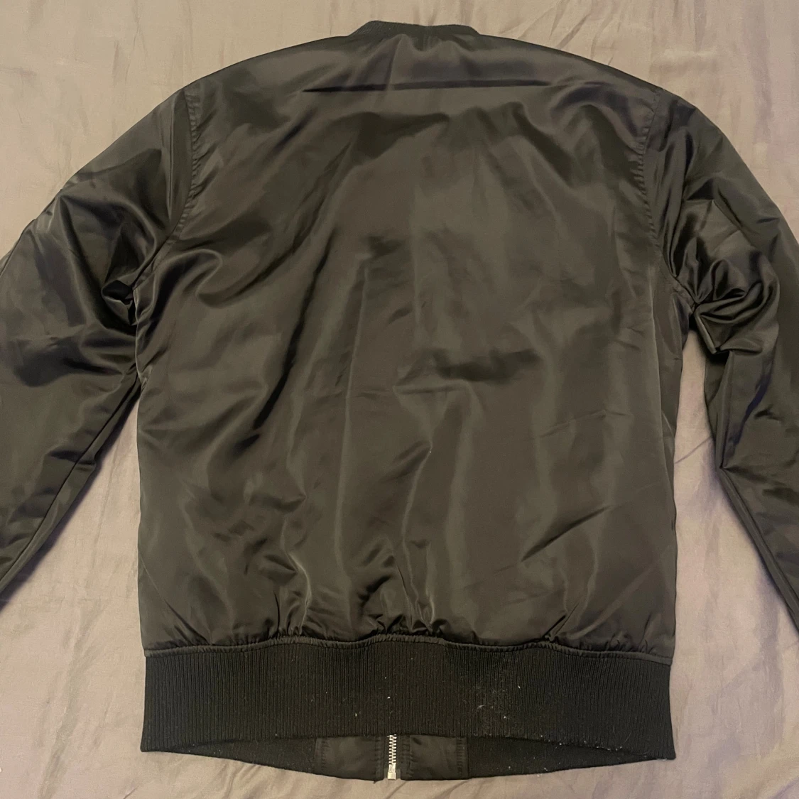 Svart bomberjacka från Jack & Jones - 1