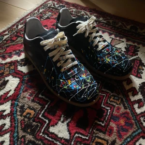 Maison margiela gat - Använd fåtal gånger, inga defekter.                                       Skriv meddelande ifall du undrar nått!                                 Pris kan diskuteras