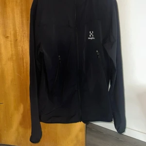 Haglöfs Jacka - Äkta Haglöfs jacka. I väldigt bra skick. Storlek M