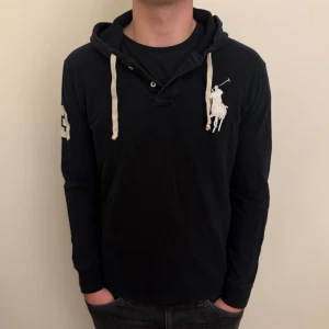 Ralph Lauren Hoodie - - Condition: 8/10 - Color: Black  - Size: M