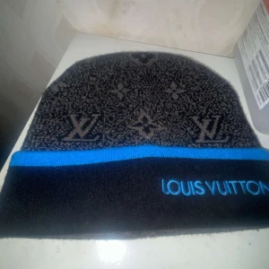 Mössa - Blå-svart  mössa