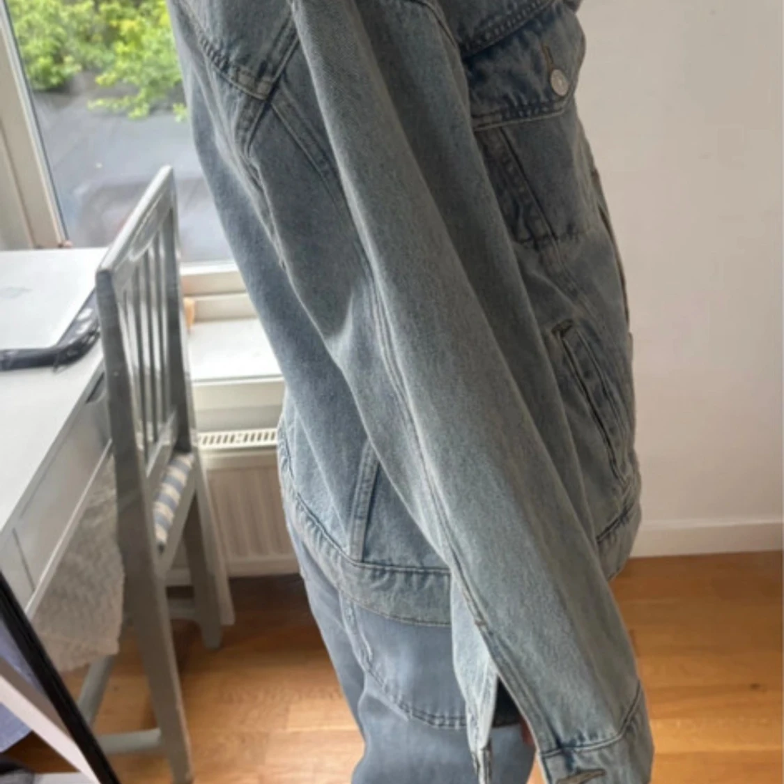 Oversized ljusblå jeansjacka - 1