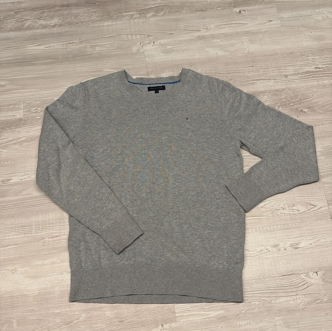 Grå stickad tröja Tommy Hilfiger