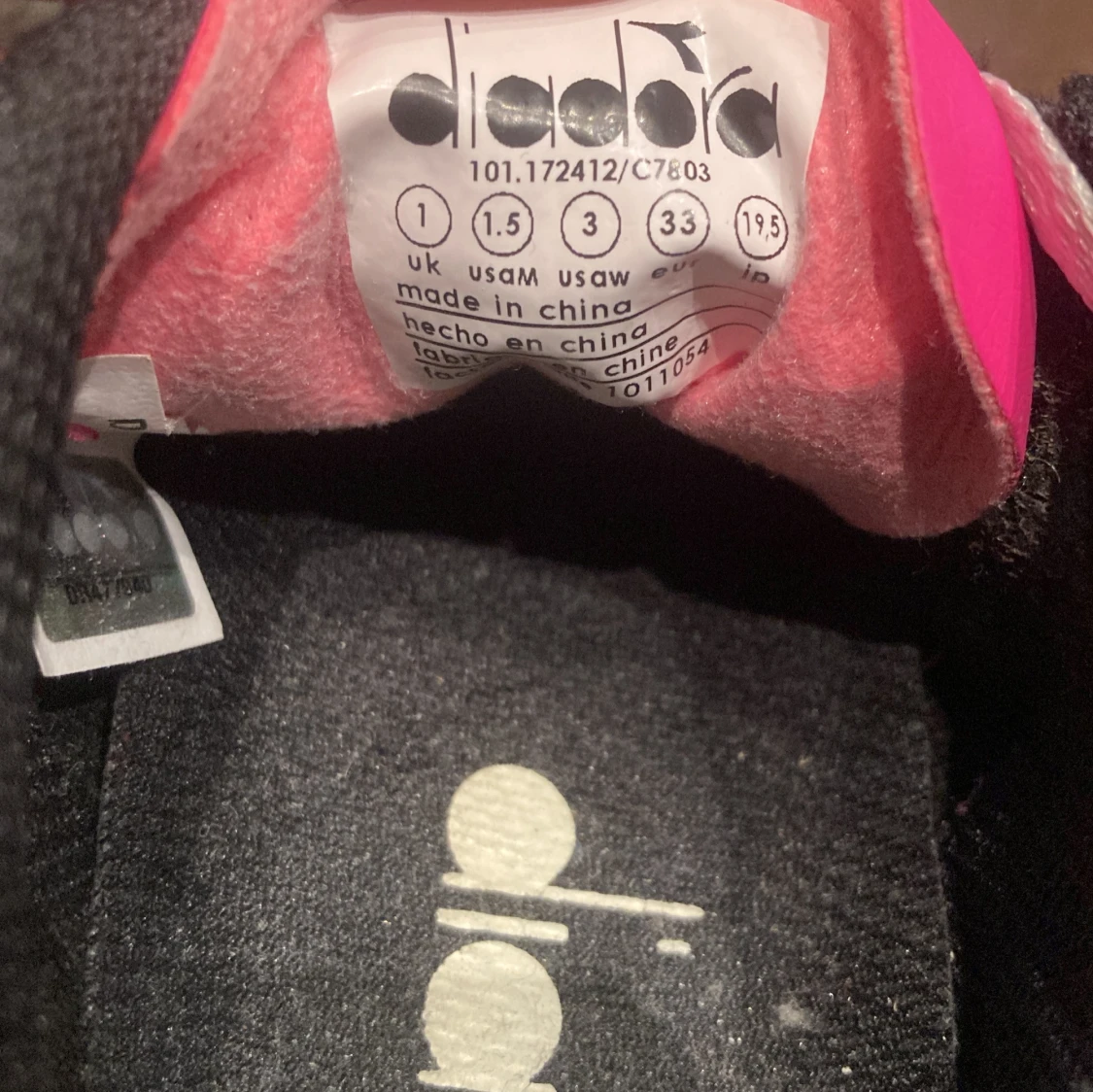 Diadora svarta och rosa fotbollsskor - 2