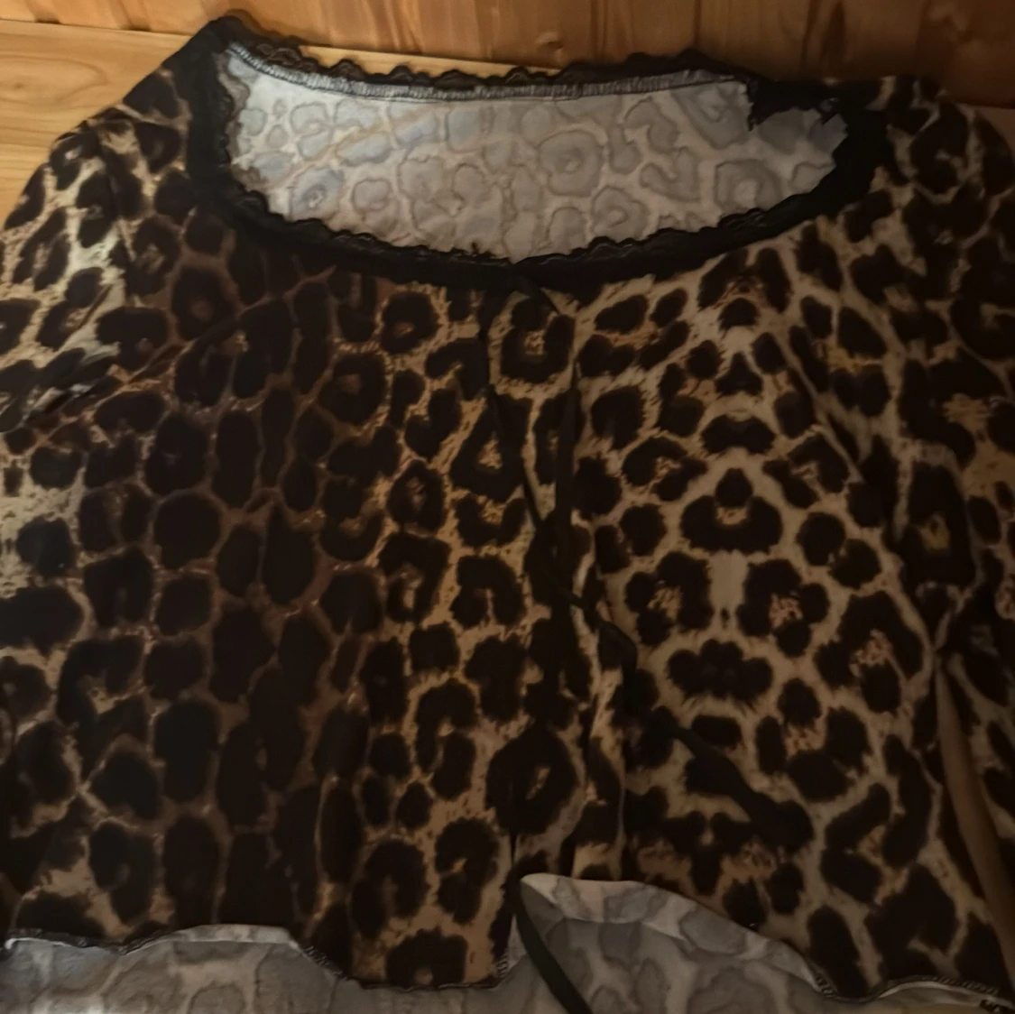 Leopardmönstrad croppad bolerotopp - 1