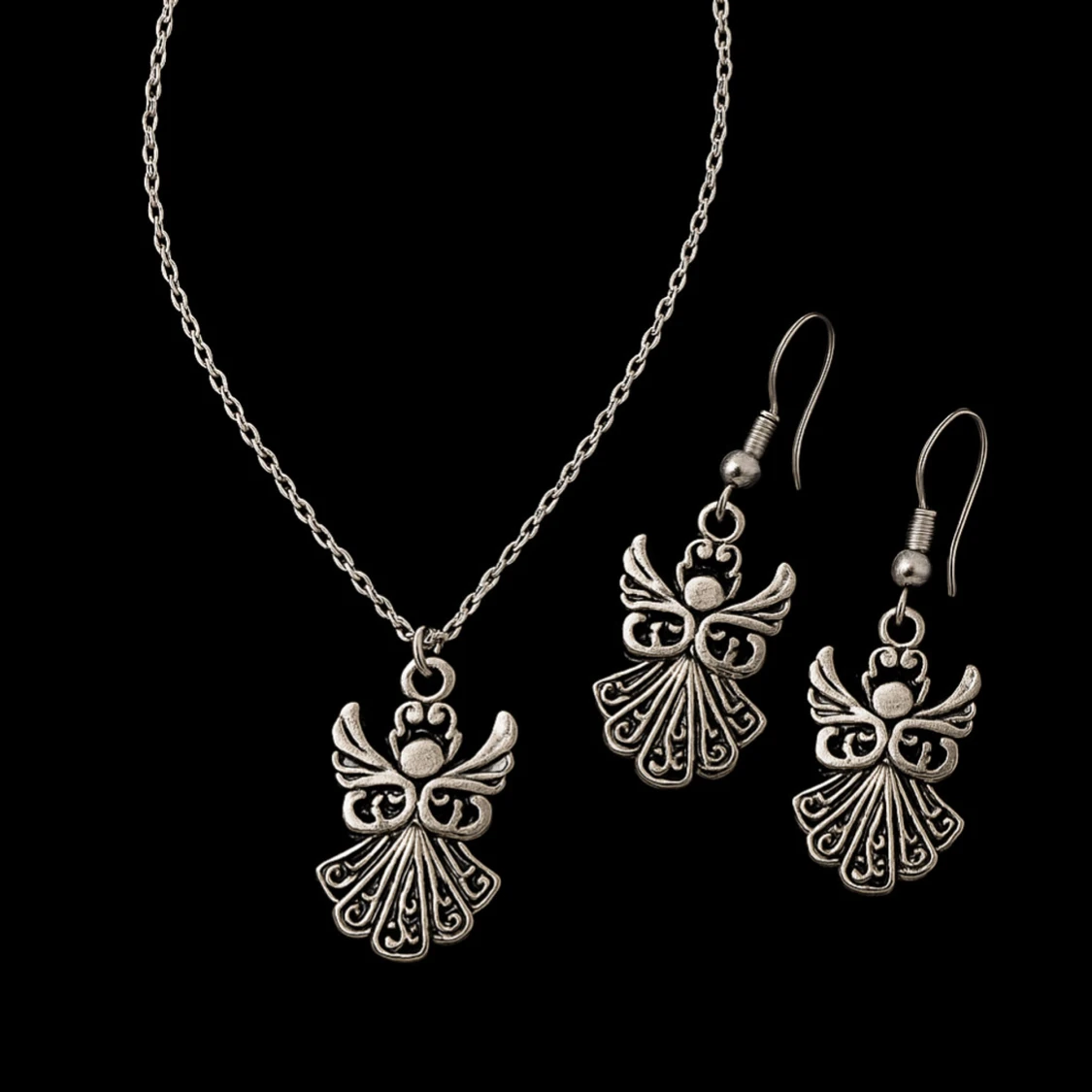 Set med halsband och örhängen med ängel