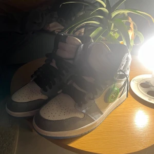 Nike Air Jordan 1 High blå - Står bara, köp om du e sugen