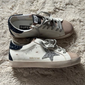 gg sneakers glittrig stjärna - storlek 36, kan skicka fler bilder vid förfrågan 