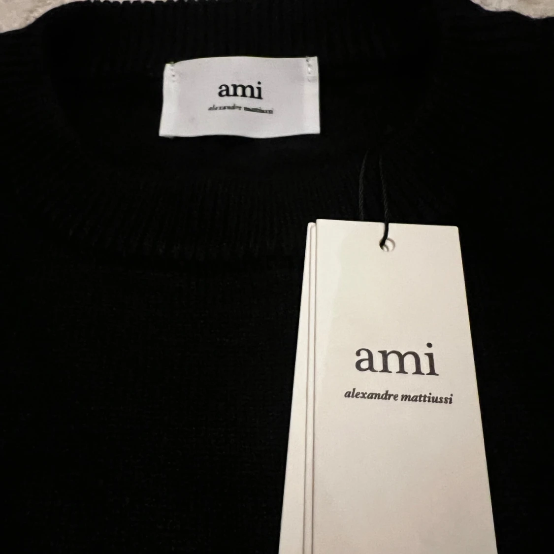 Svart stickad tröja från Ami - 2